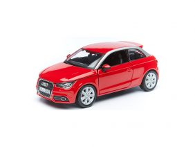 Автомобиль Audi A1 red-фото1