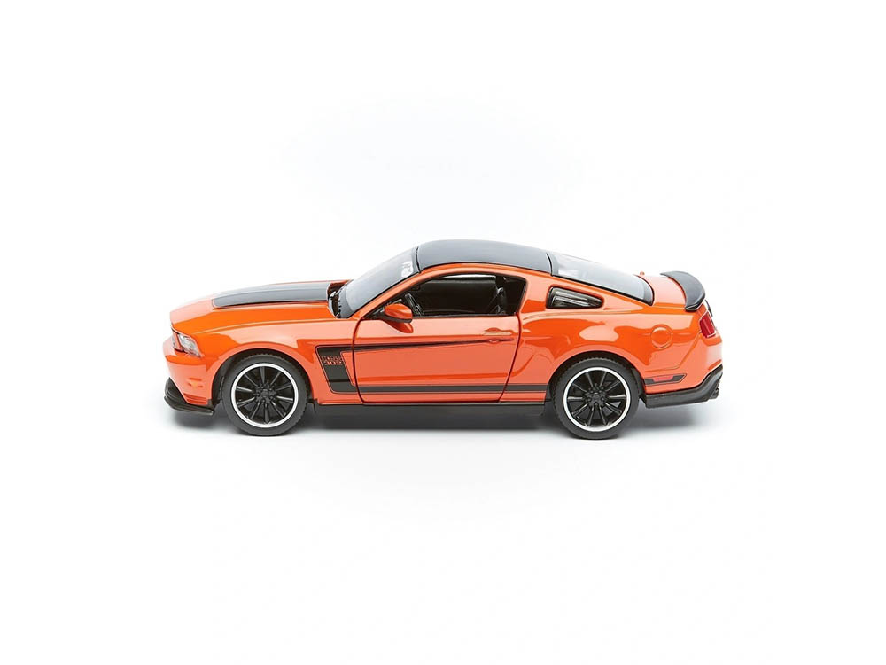 Kupit Masshtabnuyu Model Avtomobilya Ford Mustang Boss 302 Masshtab 1 24 Maisto