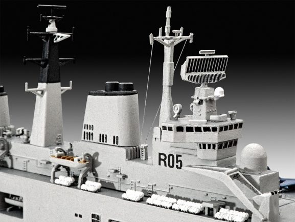 Авианосец HMS Invincible (Фолклендская война)-фото3
