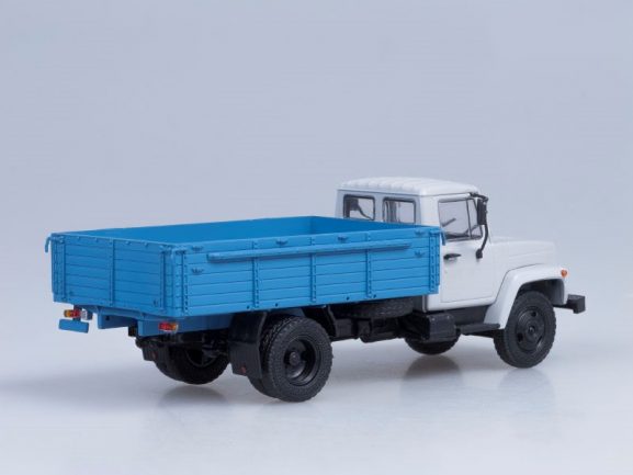 Грузовик ГАЗ-3307 (двигатель ЗМЗ-513) дерев. борт (серый-голубой)-фото4