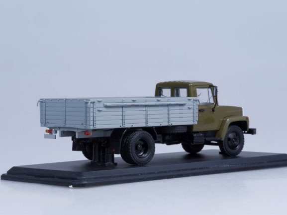 Грузовик ГАЗ-3307 (двигатель ЗМЗ-513) дерев. борт (хаки-серый)-фото2