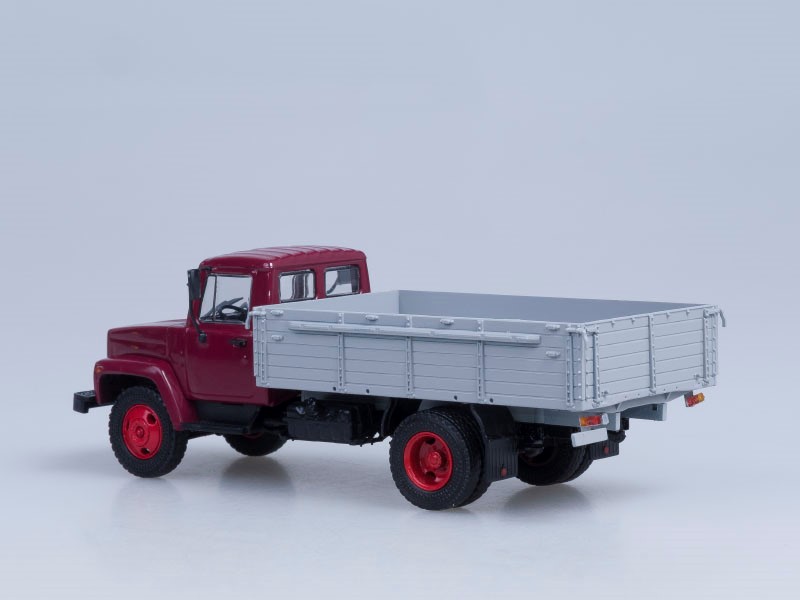 Грузовик ГАЗ-3307 (двигатель ЗМЗ-513) выставочный, дерев. борт (темно-красный)-фото2