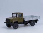 Грузовик ГАЗ-3308 4х4 (двигатель ЗМЗ-513) бортовой (хаки) (светомаскировка на фарах)-фото1