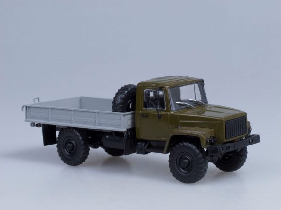 Грузовик ГАЗ-3308 4х4 (двигатель ЗМЗ-513) бортовой (хаки) (светомаскировка на фарах)-фото3