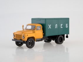 Хлебный фургон ГЗСА-3704 (ГАЗ-52) поздняя облицовка радиатора-фото1