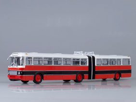 Автобус Икарус-180 красно-черный (Болгария)-фото1