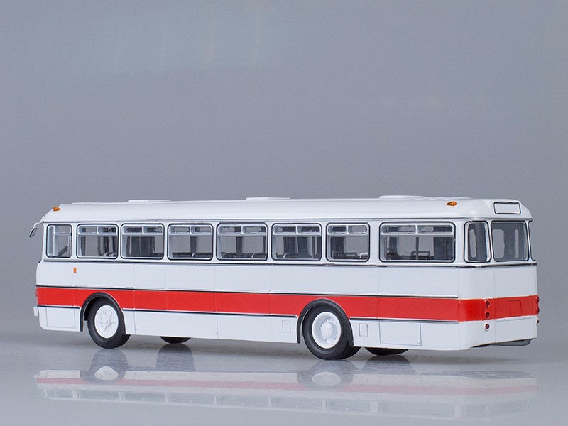 Автобус Икарус-556 (бело-красный)-фото2