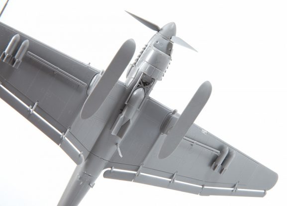 Немецкий пикирующий бомбардировщик Юнкерс Ju-87 B2 на лыжах-фото3