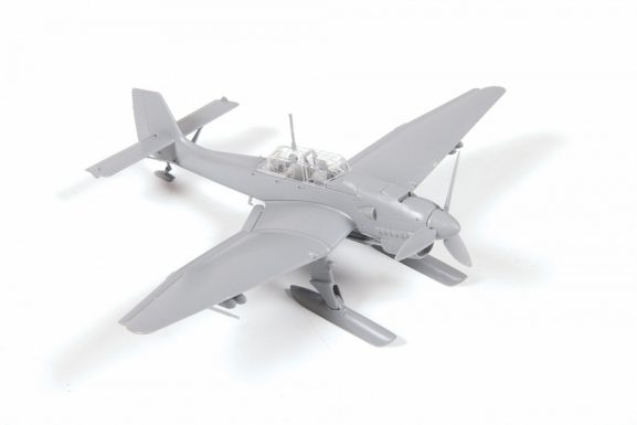 Немецкий пикирующий бомбардировщик Юнкерс Ju-87 B2 на лыжах-фото2