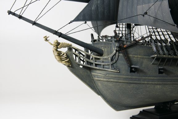 Корабль Джека Воробья Черная жемчужина (1:72)-фото2