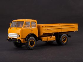 Грузовик МАЗ-500А бортовой (оранжевый)-фото1