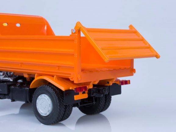 Самосвал МАЗ-5551 (поздняя кабина, жёлто-оранжевый, высокий кузов), 1988 г.-фото3