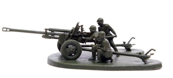 Советская противотанковая пушка ЗИС-3 с расчетом-фото2