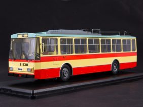 Троллейбус Skoda-14TR (красно-бежевый)-фото1