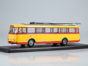 Троллейбус Skoda-9TR (красно-жёлтый)-фото1