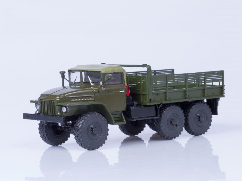 Миасский грузовик Урал 375 (тентованная кабина) бортовой, хаки-фото1