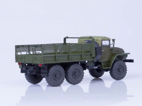Миасский грузовик Урал 375 (тентованная кабина) бортовой, хаки-фото4