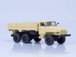 Миасский грузовик Урал 375Н 6х6 бортовой 1974 г. (бежевый)-фото3