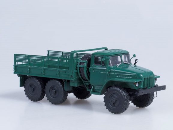 Миасский грузовик Урал 375Д бортовой (зеленый)-фото4