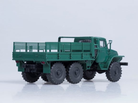 Миасский грузовик Урал 375Д бортовой (зеленый)-фото7