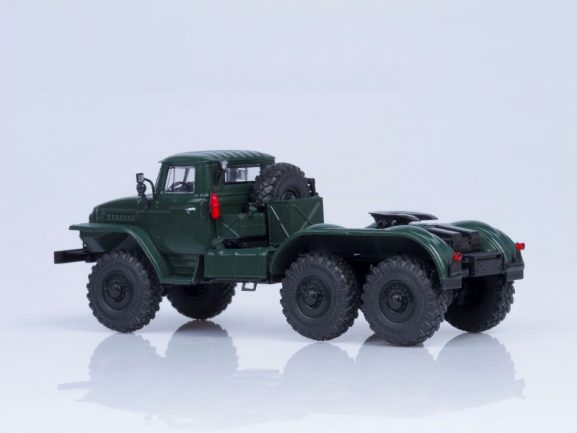Седельный тягач Урал 375C-K1 (т. зелёный)-фото2