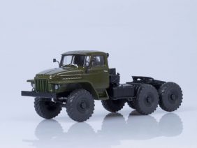 Седельный тягач Урал 377С 6х4 1965 г. (хаки)-фото1
