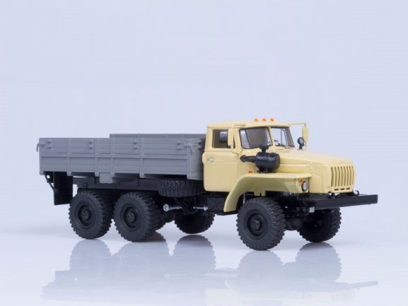 Миасский грузовик Урал 43202-31 (двигатель ЯМЗ-238) бортовой-фото3