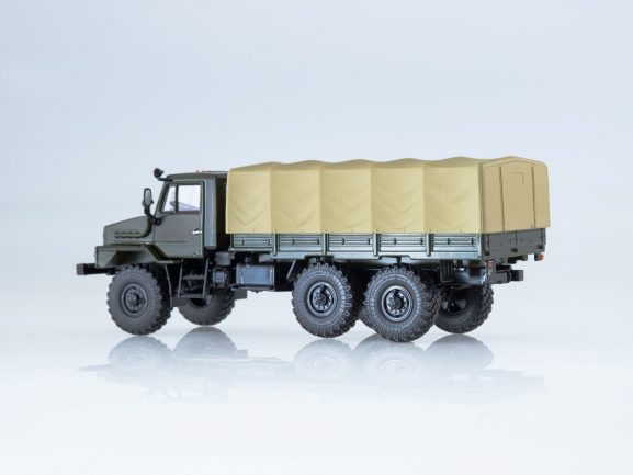 Миасский грузовик Урал 4322 бортовой с тентом-фото2