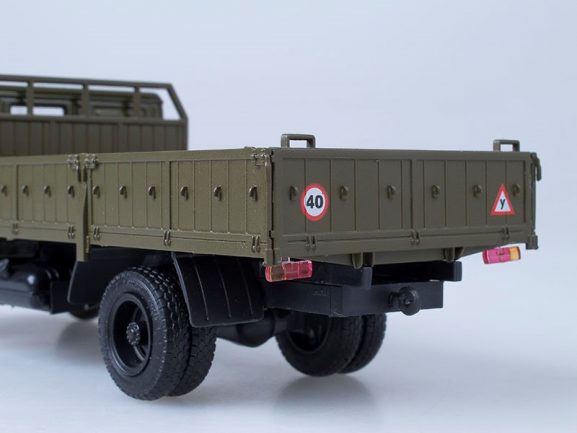 Грузовик ЗИЛ-4331 бортовой учебный (хаки)-фото8