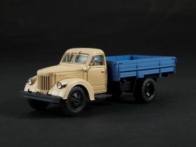 Грузовик ЗИС-355М бортовой (бежево-синий)-фото1