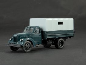 Грузовик ЗИС-355М бортовой с тентом-фото1