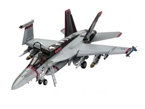 Американский палубный истребитель-бомбардировщик F/A-18E Super Hornet (1:32)-фото1