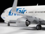Пассажирский авиалайнер Boeing 737-800 (Подарочный набор)-фото2