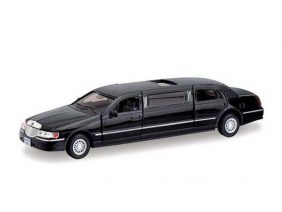 Автомобиль Lincoln Town Car-фото1