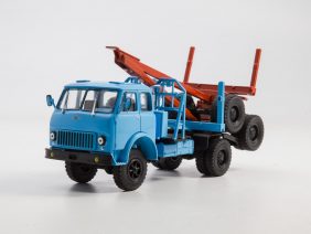 Лесовоз МАЗ-509 с прицепом-роспуском (Легендарные грузовики СССР №45)-фото1