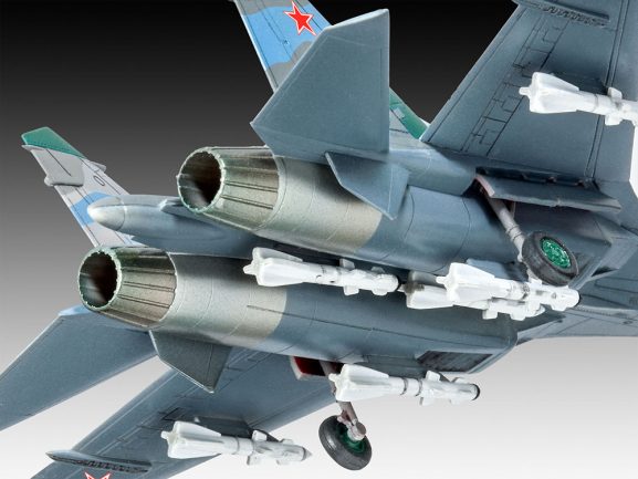 Многоцелевой советский истребитель Су-27 Flanker (Подарочный набор)-фото3