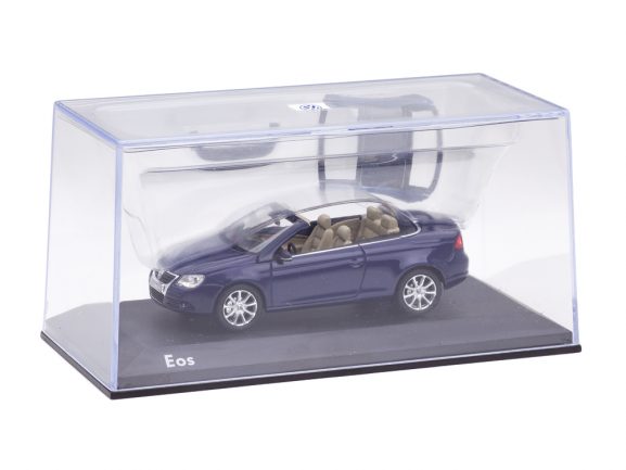 Автомобиль Volkswagen EOS синий металлик-фото14