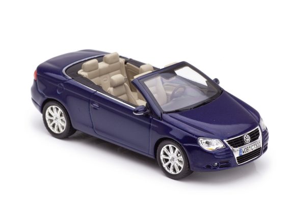Автомобиль Volkswagen EOS синий металлик-фото11