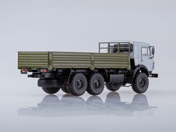 Грузовик КАМАЗ-53501 6x6 бортовой (с тентом)-фото16