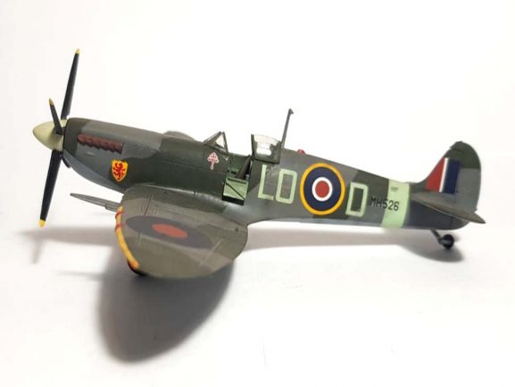 Британский истребитель Spitfire MK.IX-фото2