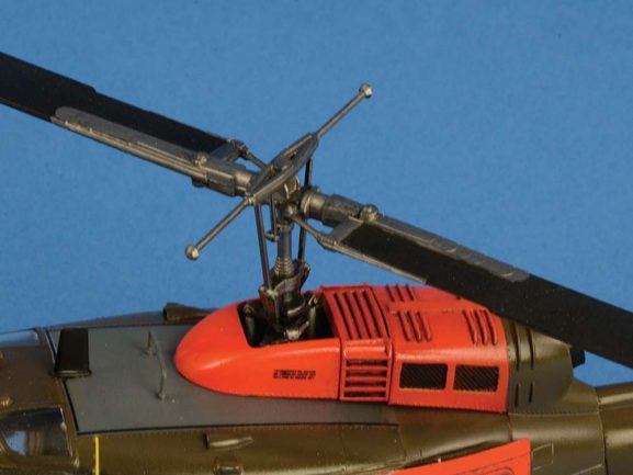 Американский многоцелевой вертолет Bell UH-1D Iroquois-фото3