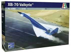 Американский бомбардировщик North American XB-70 Valkyrie-фото1