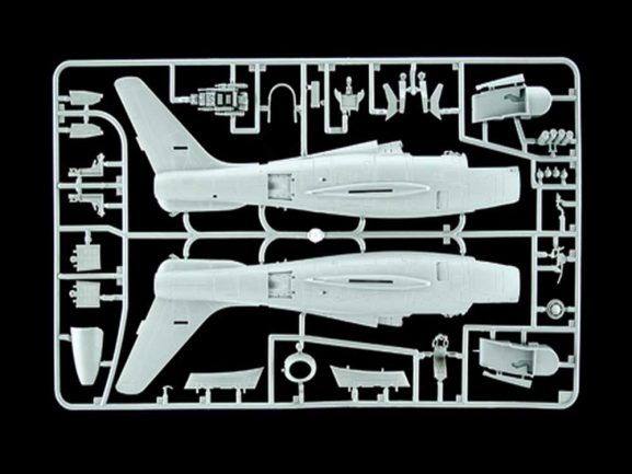 Американский истребитель Republic F-84F Thunderstreak "i diavoli rossi"-фото3