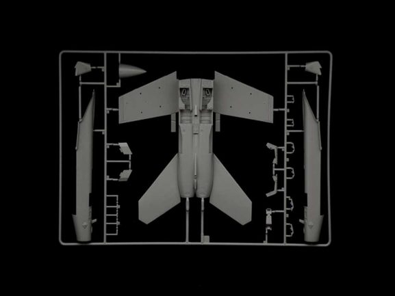 Американский палубный истребитель-бомбардировщик F/A-18E Super Hornet (1:48)-фото3