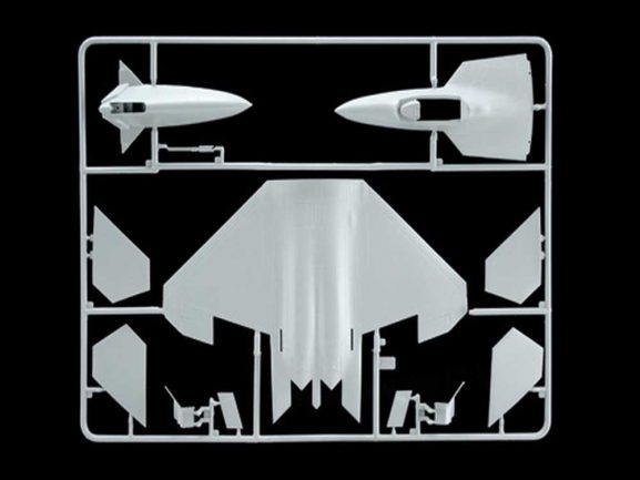 Американский истребитель Lockheed Martin F-22 Raptor (1:72)-фото3