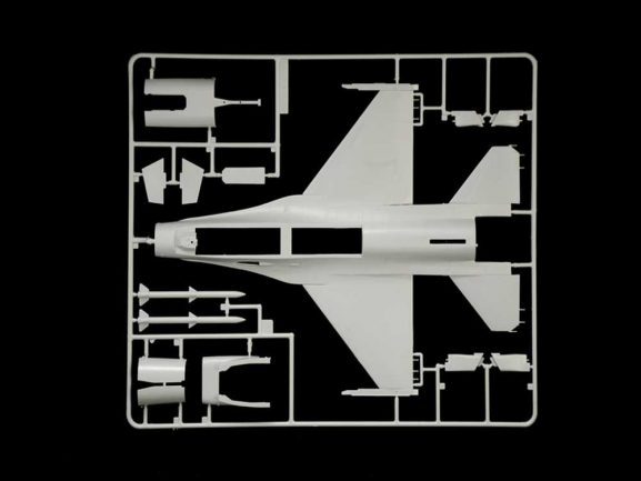 Американский истребитель Lockheed Martin F-16A Fighting Falcon (Italeri)-фото3