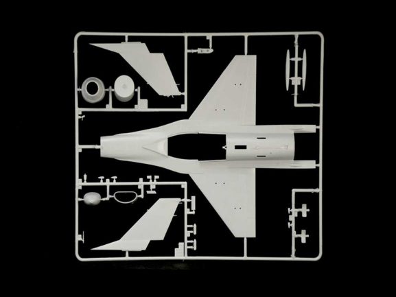 Американский истребитель Lockheed Martin F-16A Fighting Falcon (Italeri)-фото2