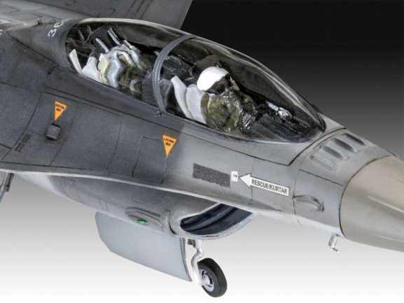 Американский истребитель Lockheed Martin F-16D Tigermeet 2014 (Подарочный набор)-фото2