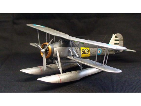 Британский палубный бомбардировщик-торпедоносец Fairey Swordfish Mk.I-фото3