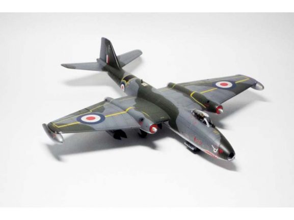 Британский средний бомбардировщик English Electric Canberra B (I) Mk.8/12-фото5